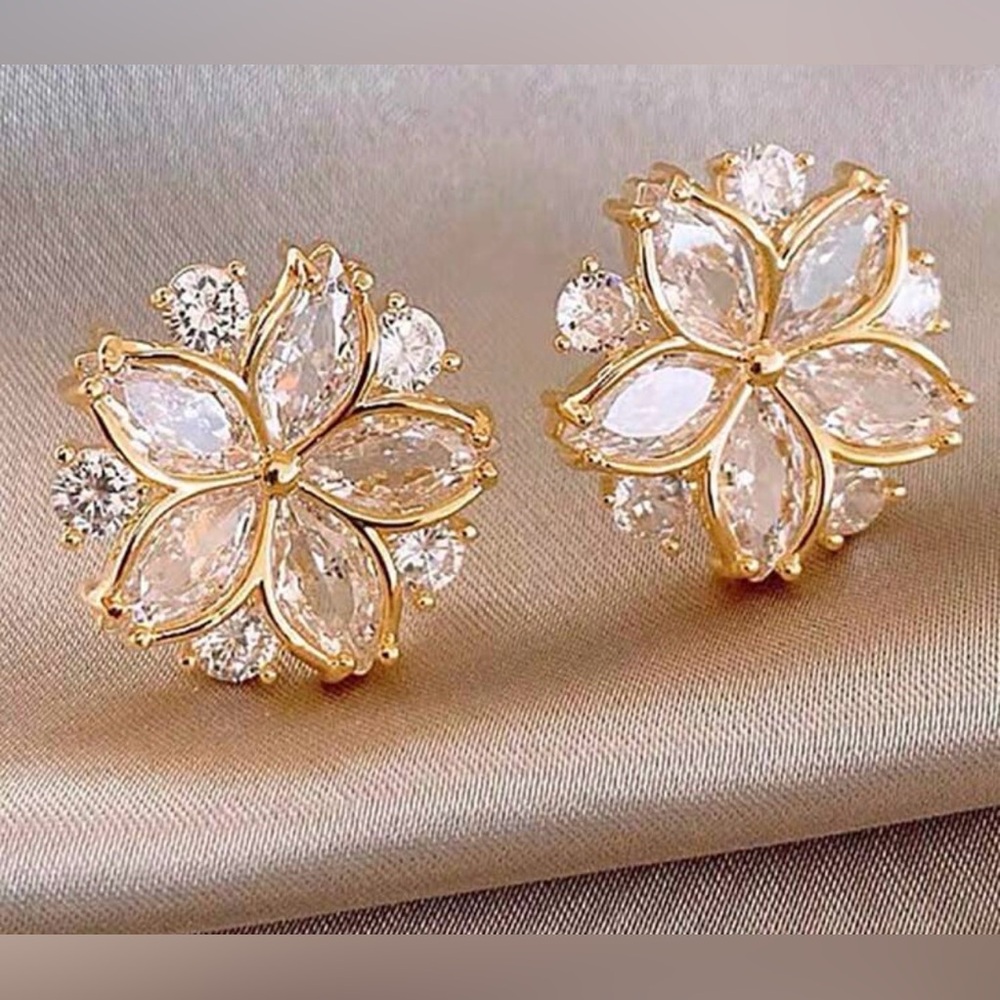 Elegant Gold Flower Earrings